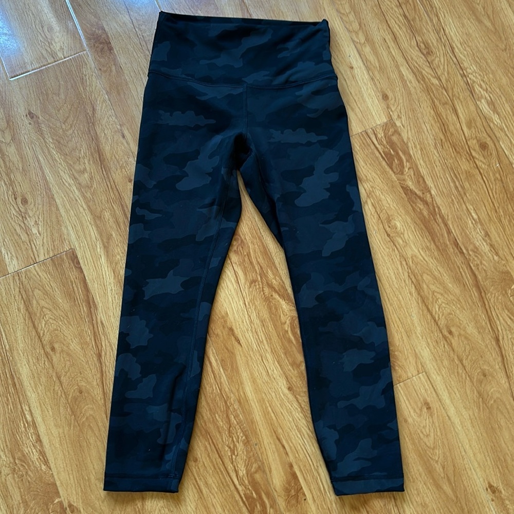 Lululemon Wunder Train Camo size 6 23”
